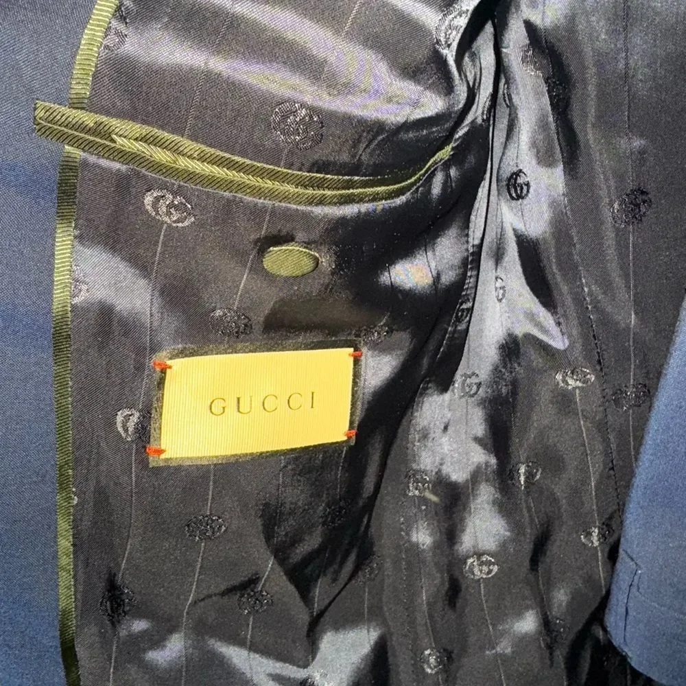 Brand new men’s Gucci Navy Blue Suit size 48 men’s M dress pants size 34